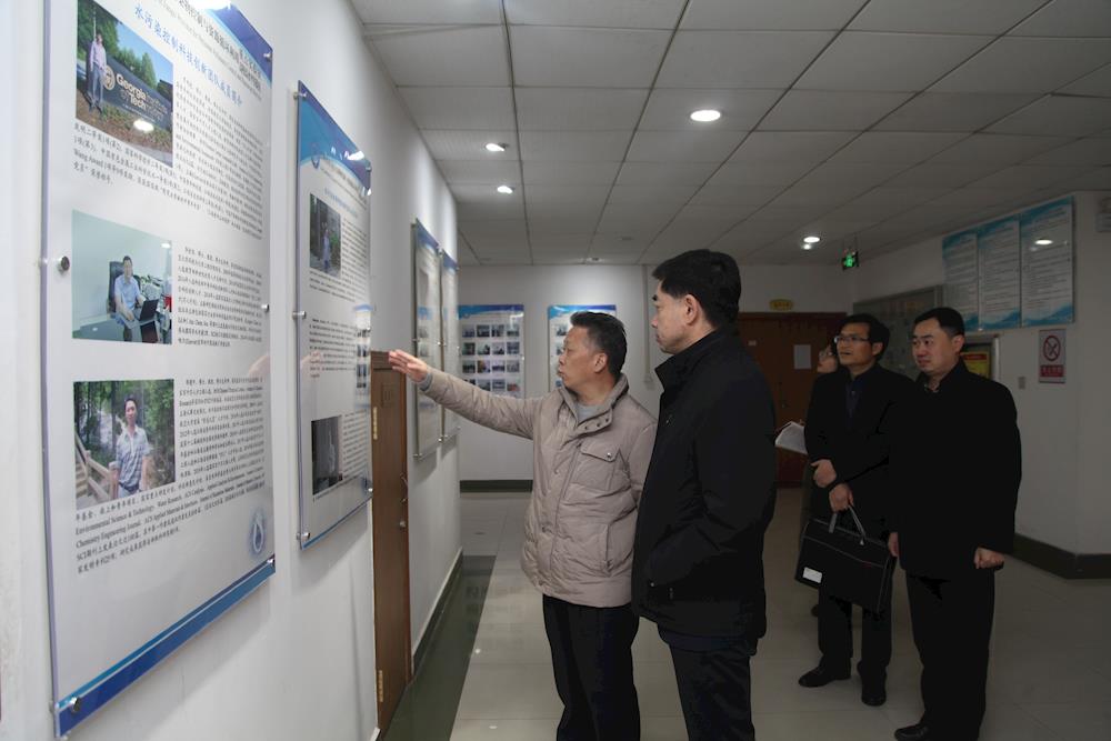 bb5f42d65744419a9a13c3475da47b89.jpg bb5f42d65744419a9a13c3475da47b89.jpg