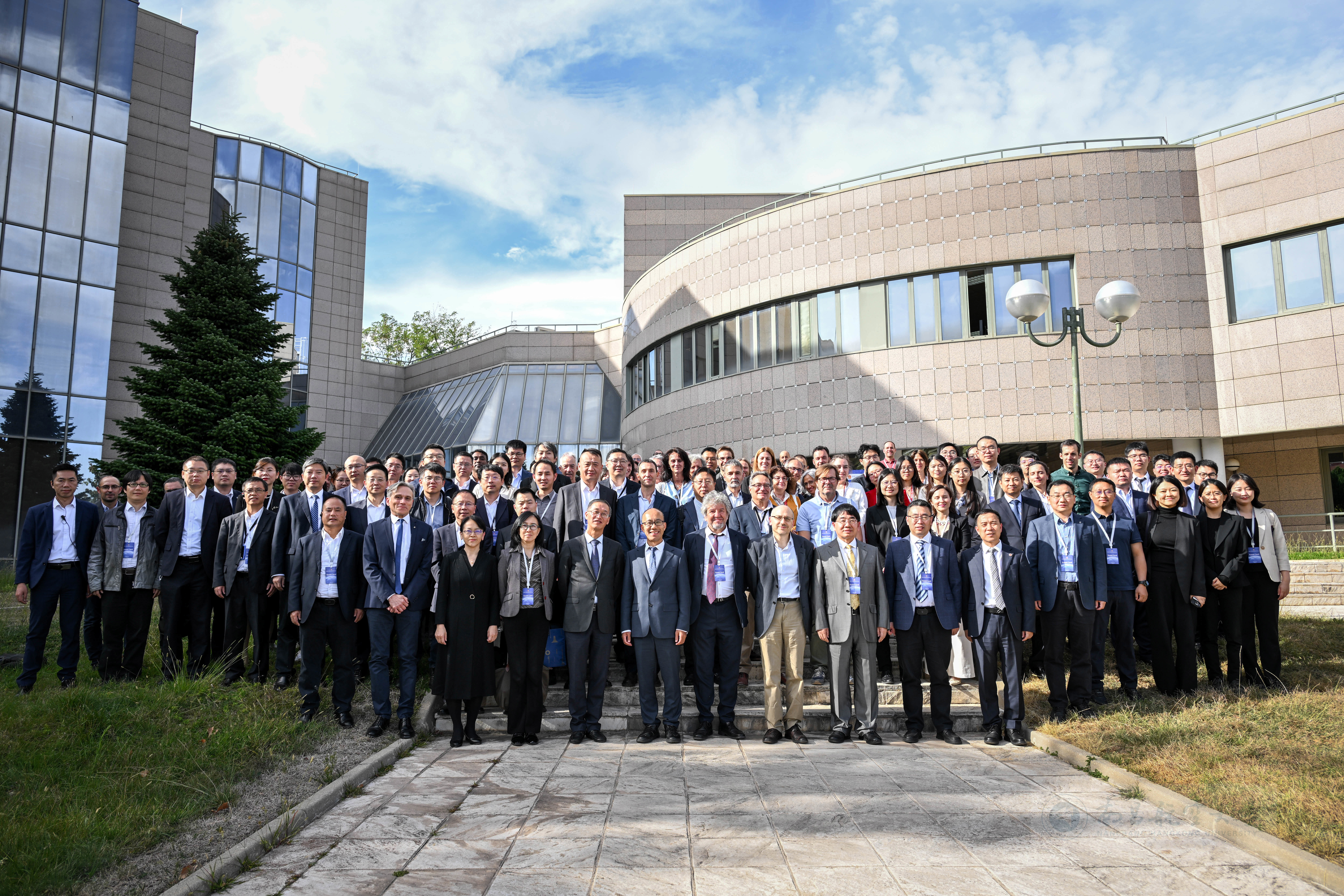 mmexport1759899134497